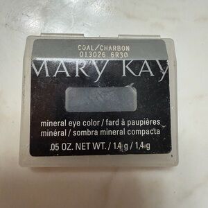 NEVER USED Mary Kay Mineral Eye Shadow in Shade Coal